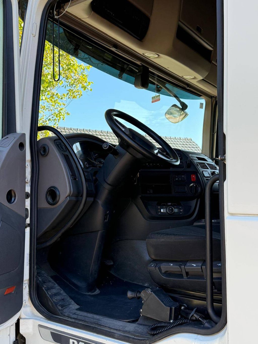 Vrachtwagen DAF XF-106 Diesel 483PK