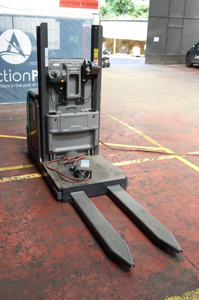 Order picker Mitsubishi Velia Electric 2020