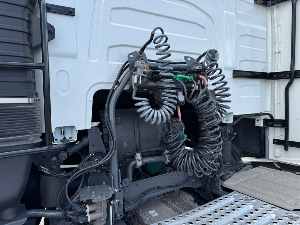 Volvo FH500 4x2 Tractor Head