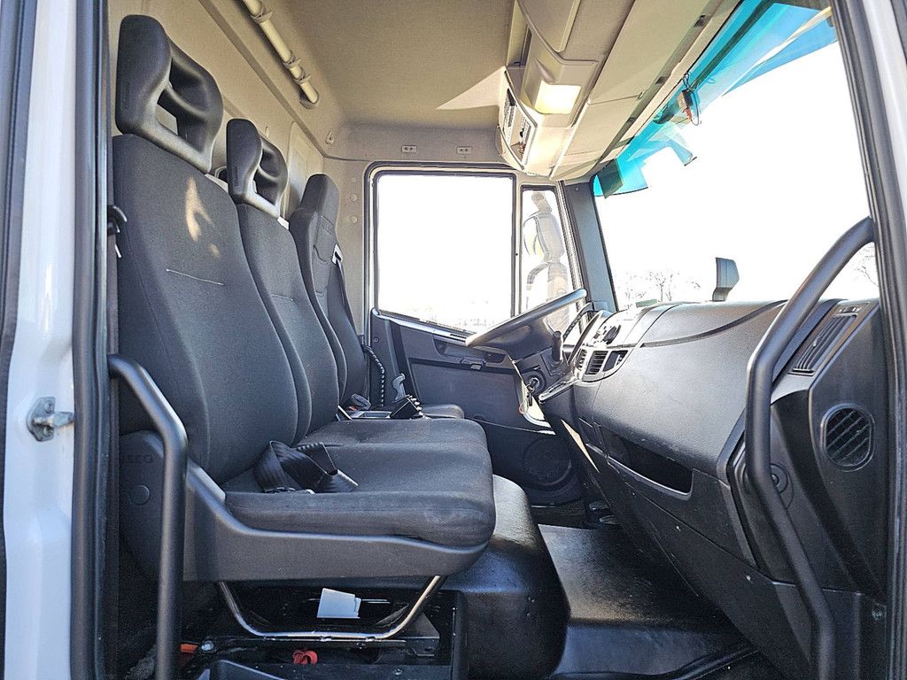 IVECO 120E25 EUROCARGO 3 seats airco lift