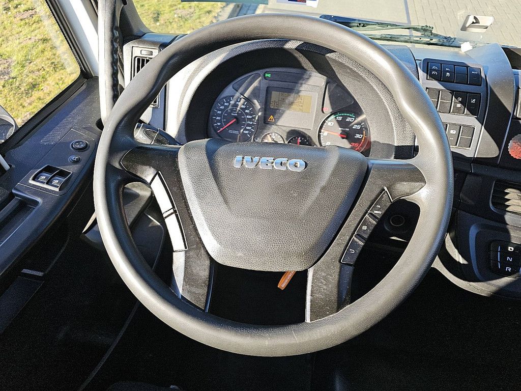 IVECO 120E25 EUROCARGO 3 seats airco lift