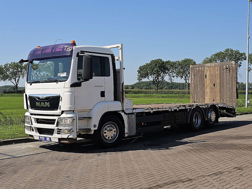 M.A.N. 26.320 TGS hydr ramps