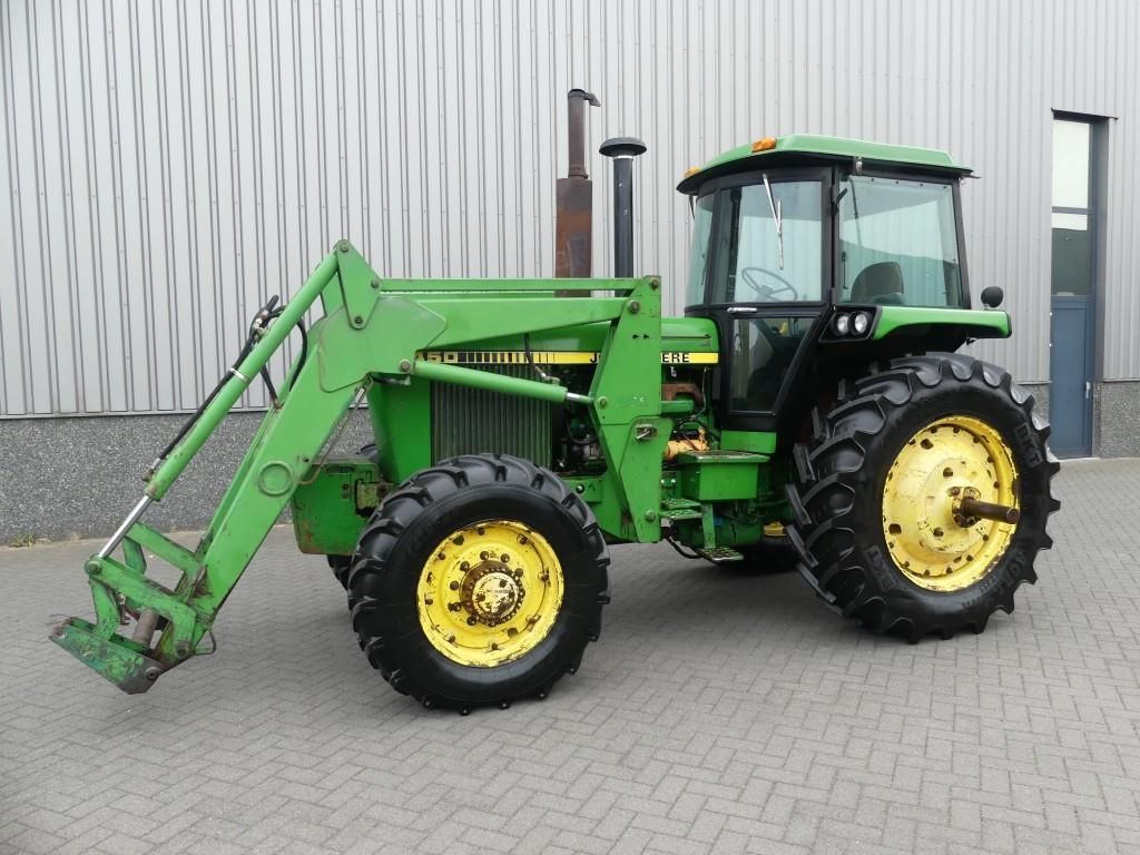Amerikaanse John Deere 4450 4WD met voorlader