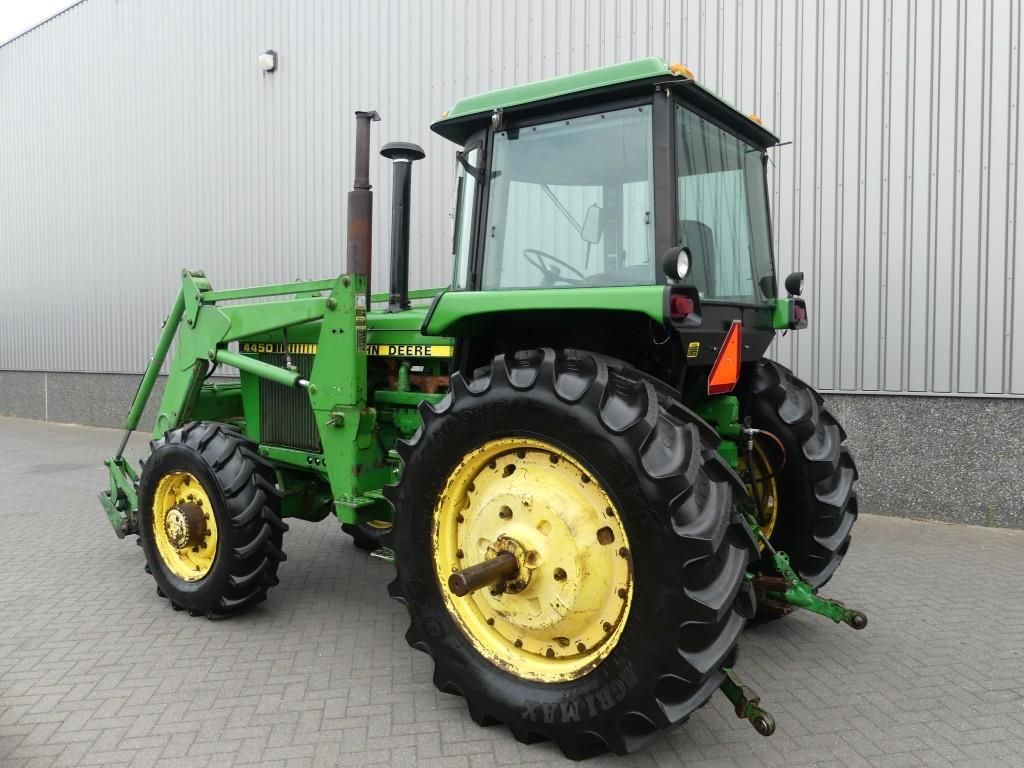 Amerikaanse John Deere 4450 4WD met voorlader