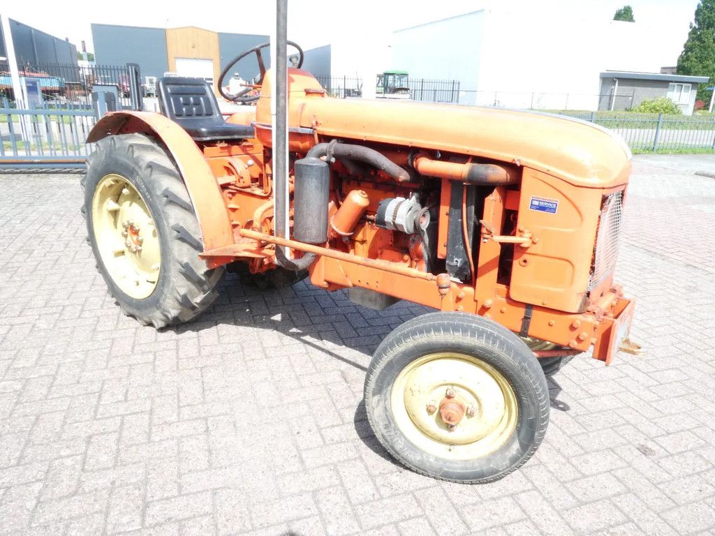Renault Super 5 2wd / Smalspoortrekker