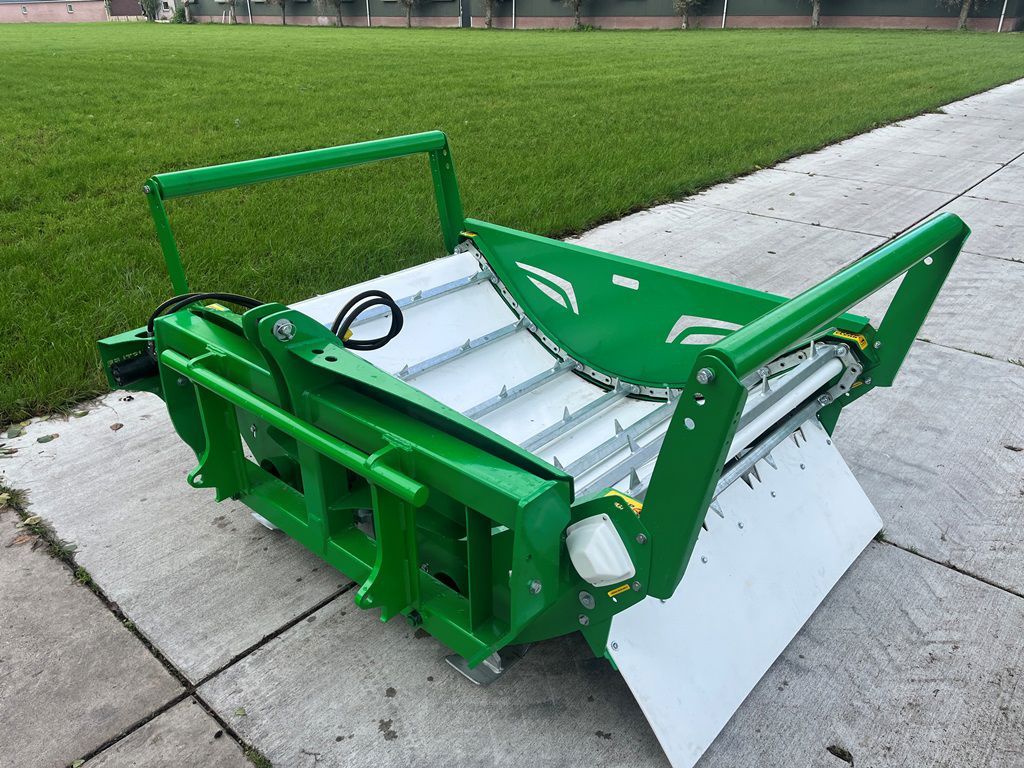 Hustler LX104 balenafroller