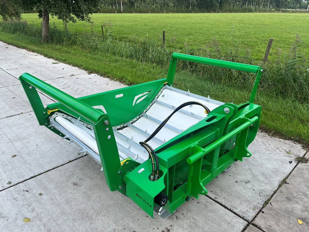 Hustler LX104 balenafroller