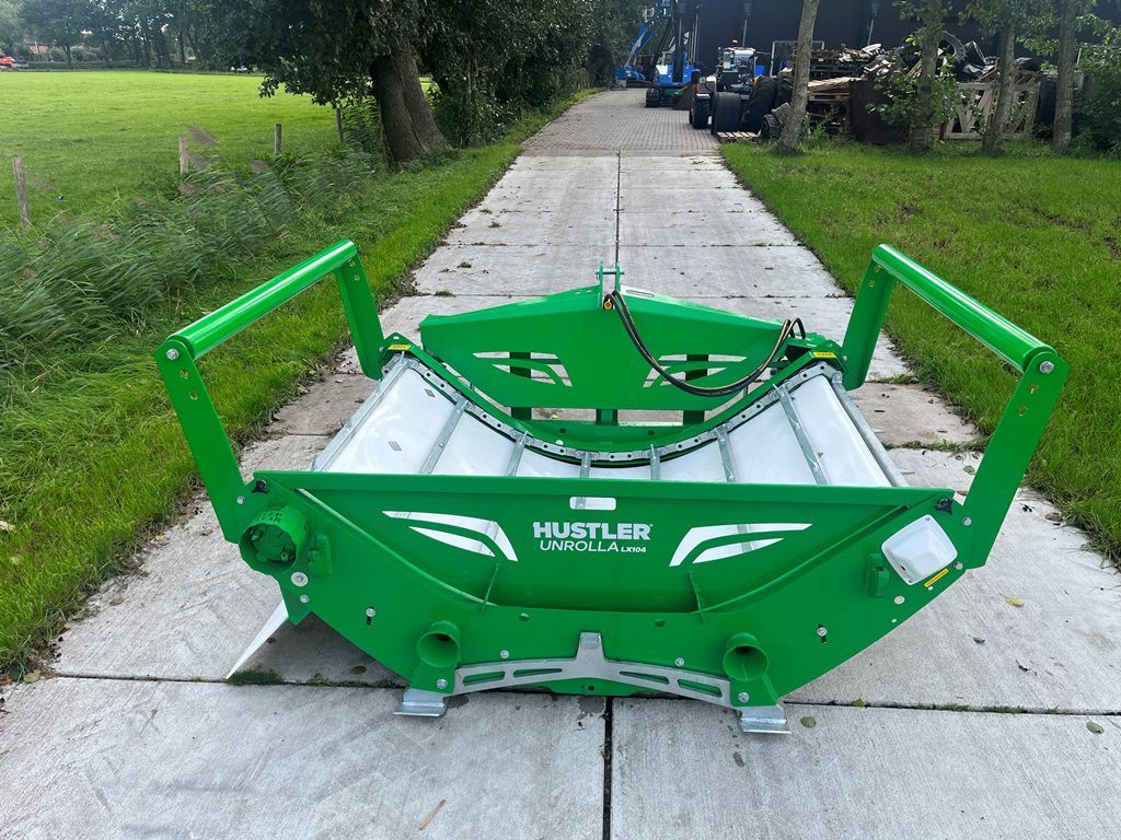 Hustler LX104 balenafroller