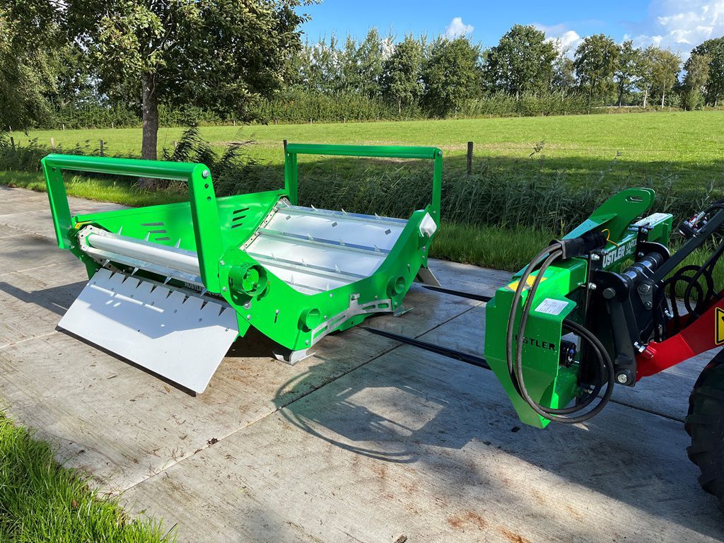 Hustler LX104 balenafroller