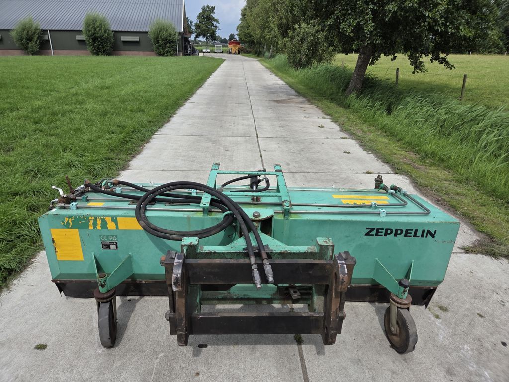 Zeppelin SMB 2200 veegmachine