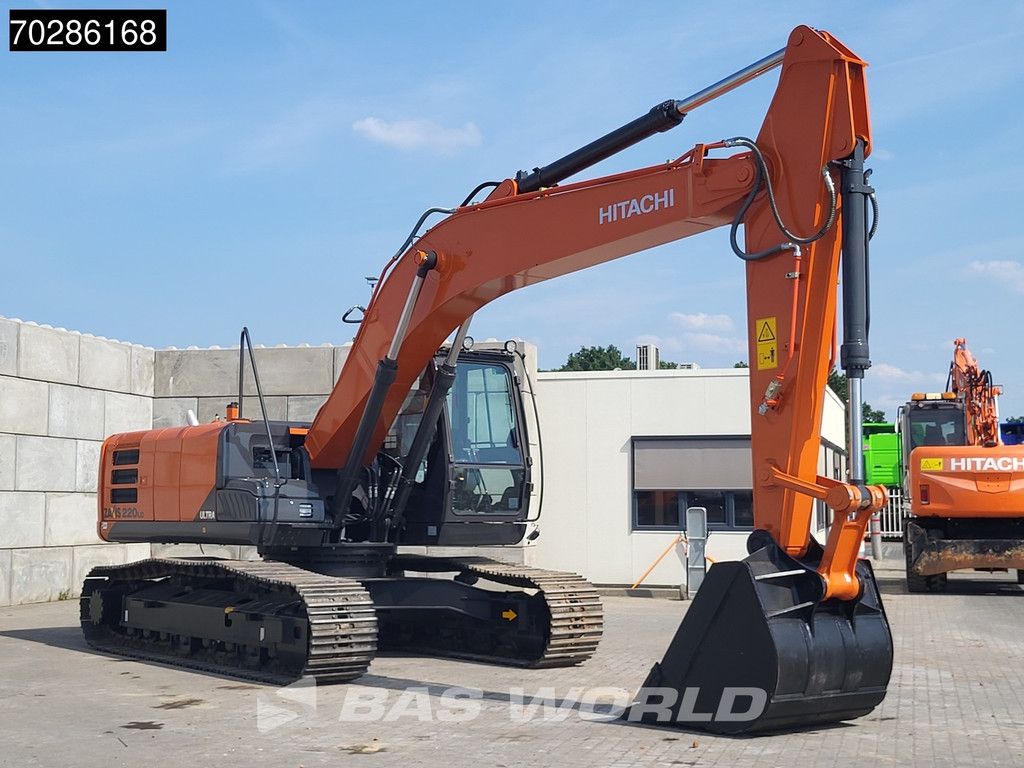 Hitachi ZX220 LC-5G ISUZU ENGINE