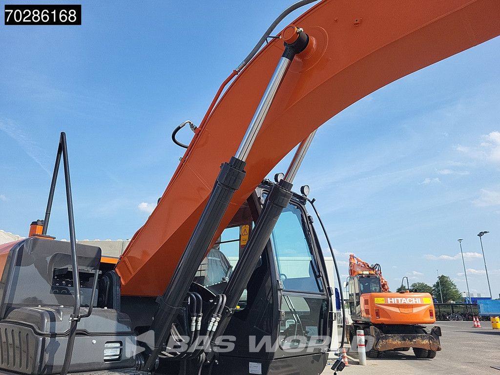 Hitachi ZX220 LC-5G ISUZU ENGINE