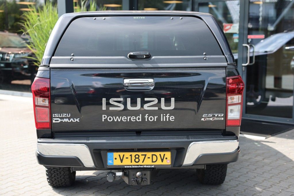 Isuzu D-max 2.5 D EXTENDEND CAB 4WD VAN