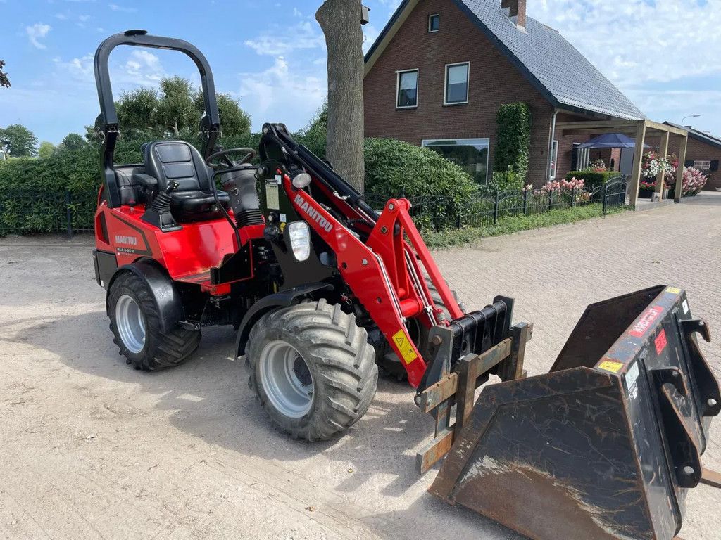 Manitou MLA 3-35 H Essential Shovel Loader