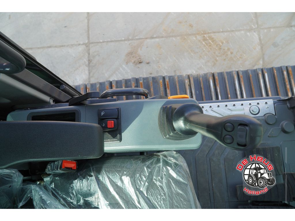 XCMG XE270E