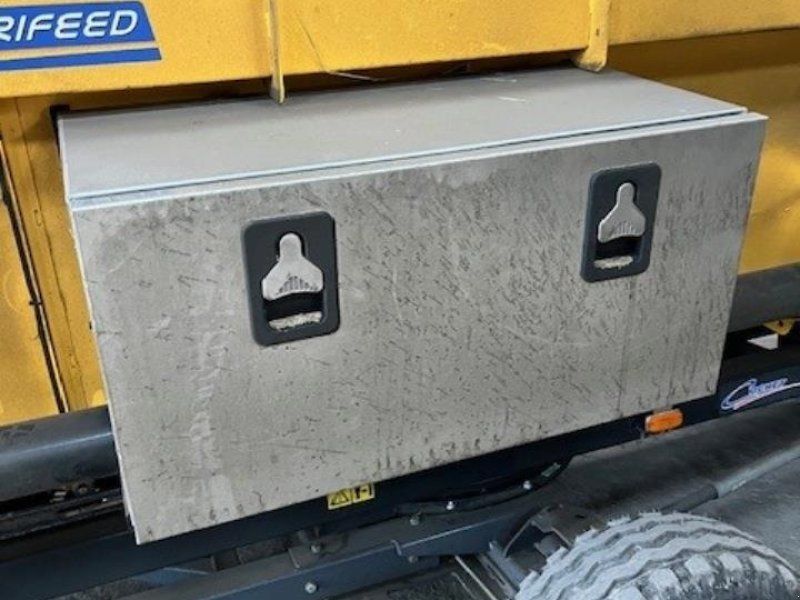New Holland 35