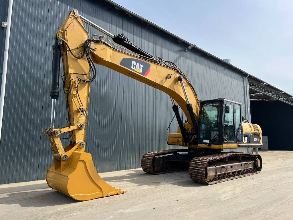 CAT 323D LN VA