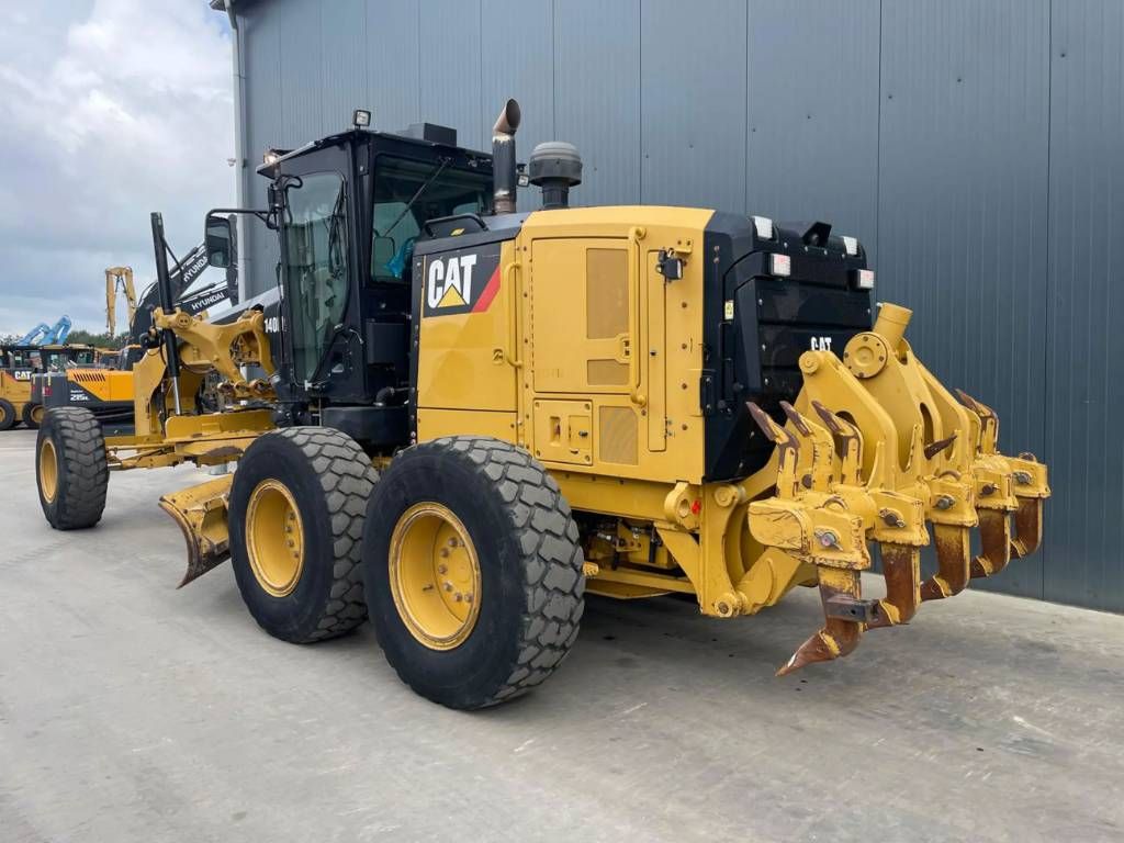 CAT 140M3
