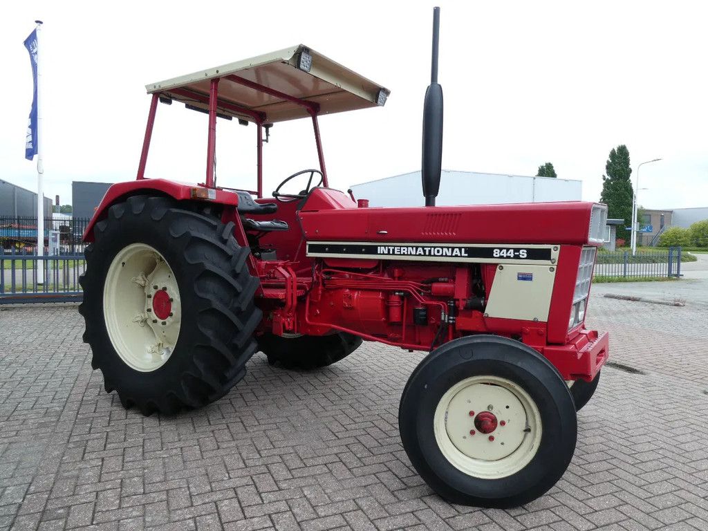 International 844-S 2wd / 10122 Draaiuren / Margetrekker