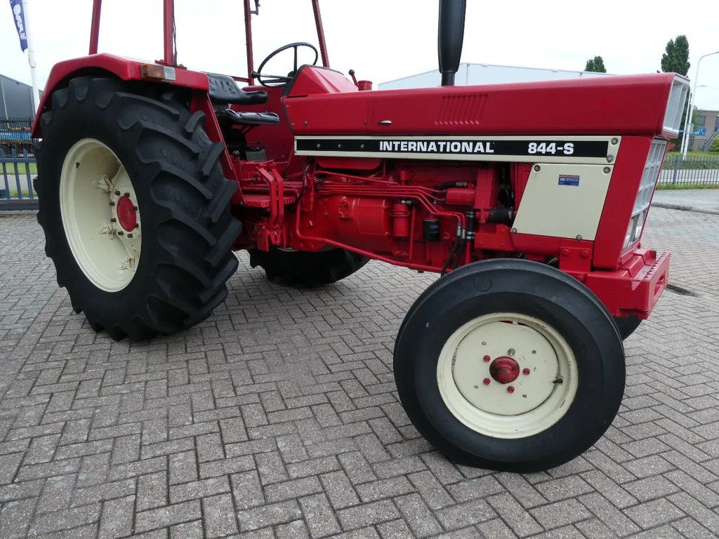 International 844-S 2wd / 10122 Draaiuren / Margetrekker