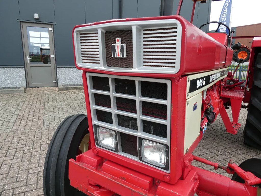International 844-S 2wd / 10122 Draaiuren / Margetrekker