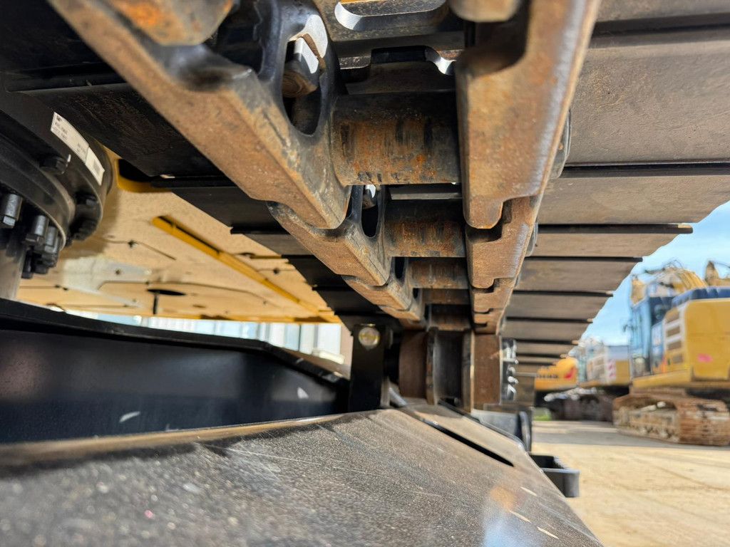 Caterpillar 323D3