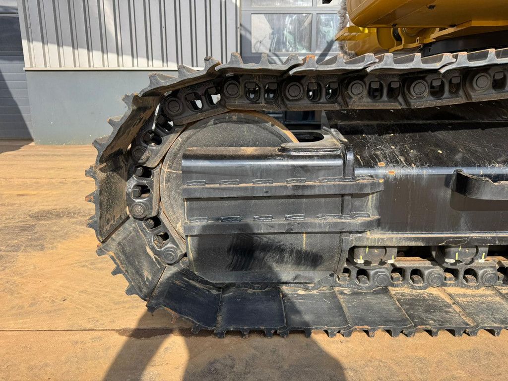 Caterpillar 323D3