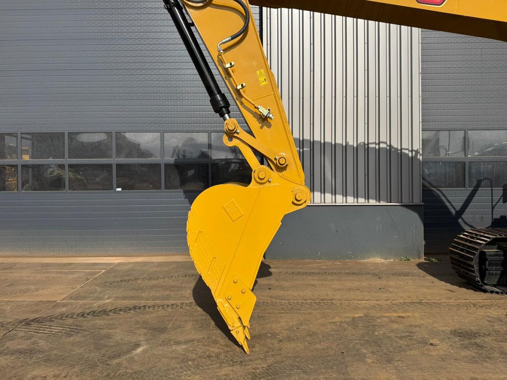 Caterpillar 323D3