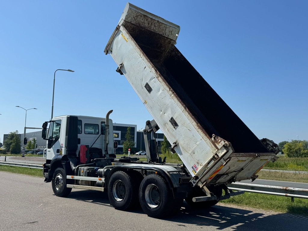 Iveco Trakker 410 6x4 Kipper