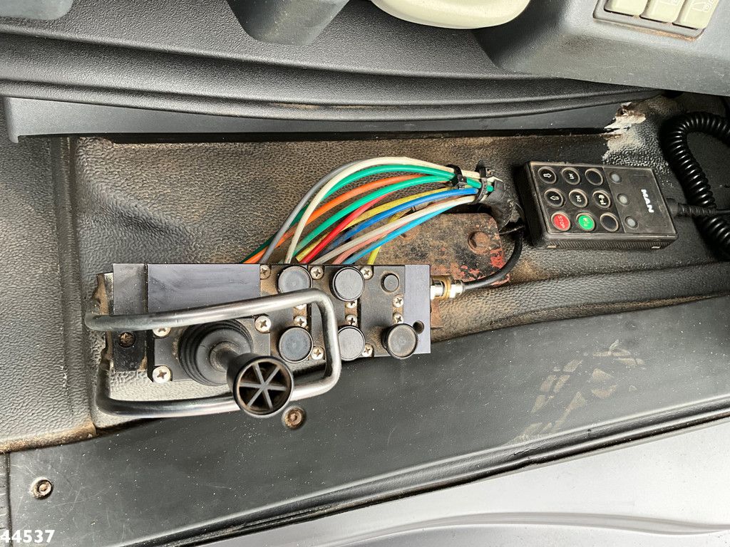 Man TGS 35.400 8x4 HMF 16 Tonmeter Z-kraan