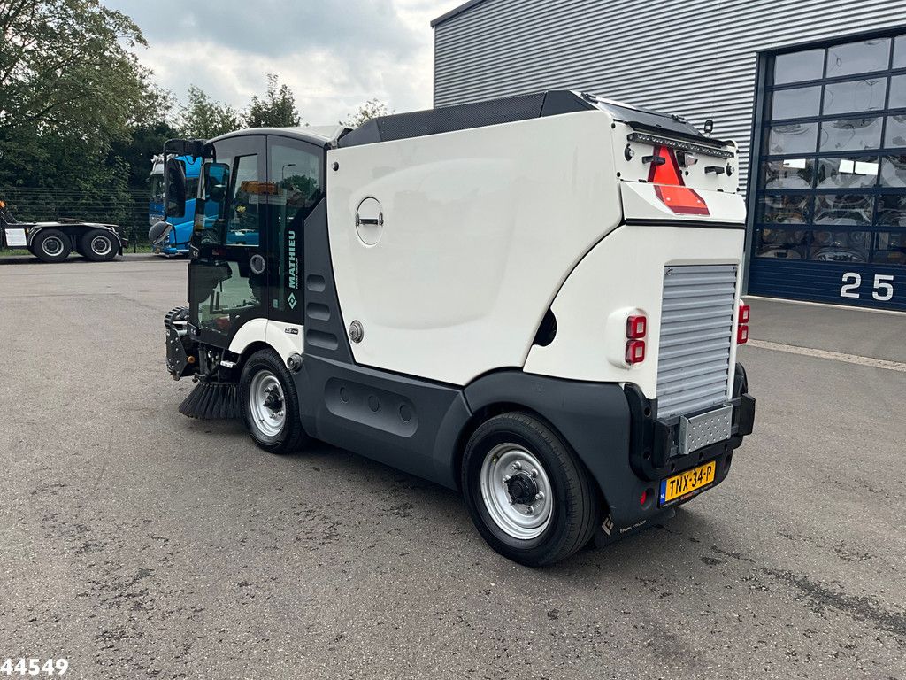 Mathieu MC 210 Azura Flex Euro 6 with 3-rd brush
