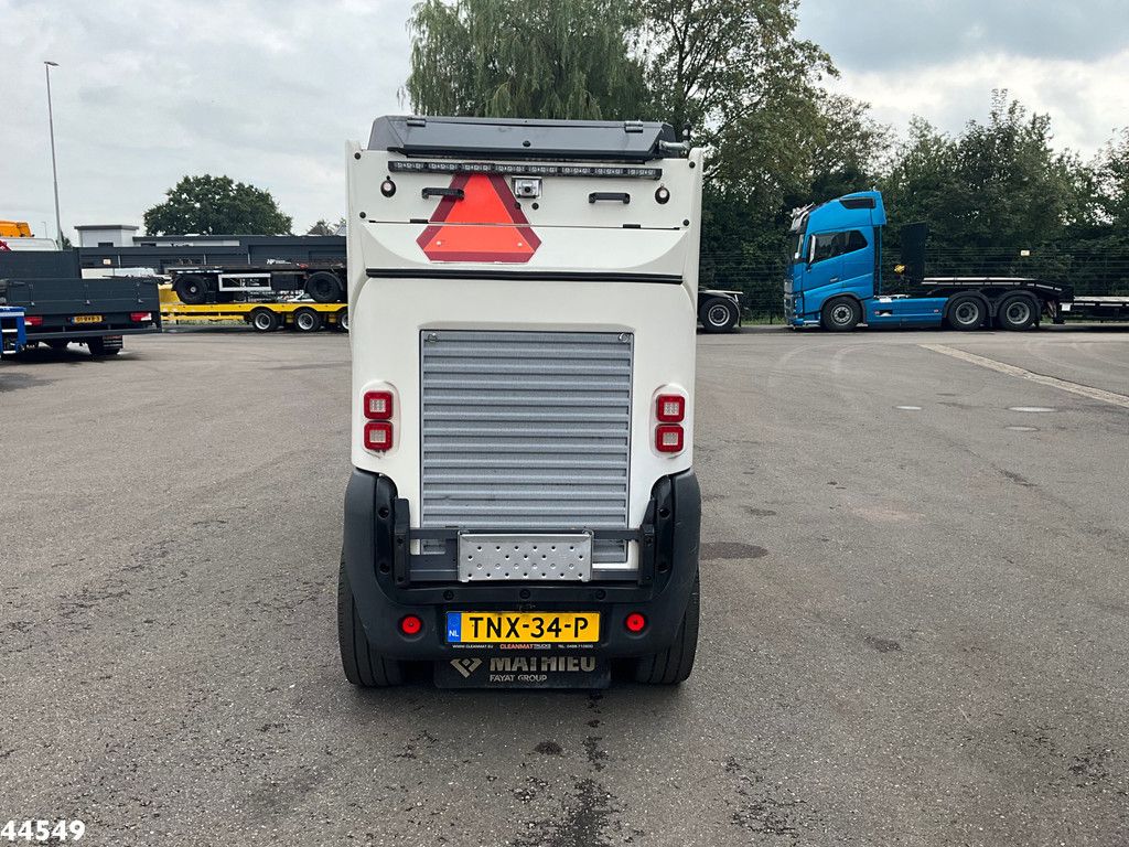 Mathieu MC 210 Azura Flex Euro 6 with 3-rd brush