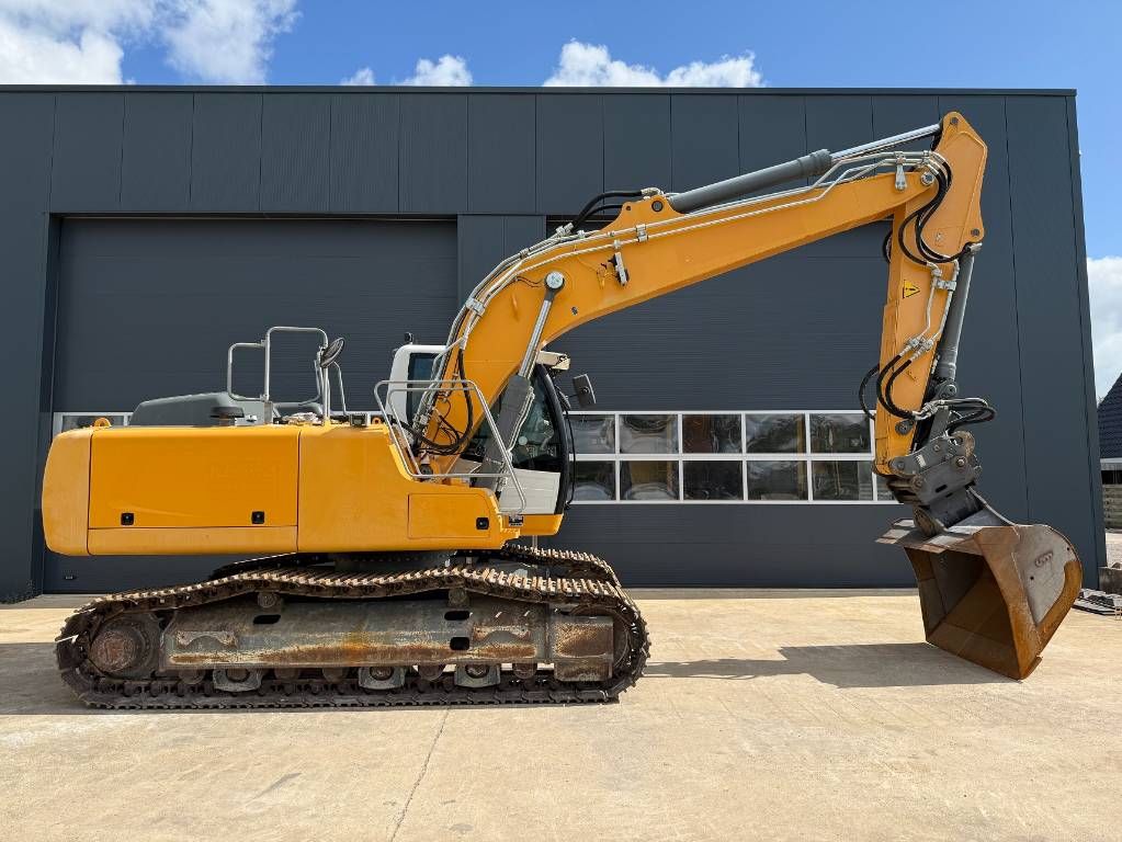 Liebherr R 922 LC