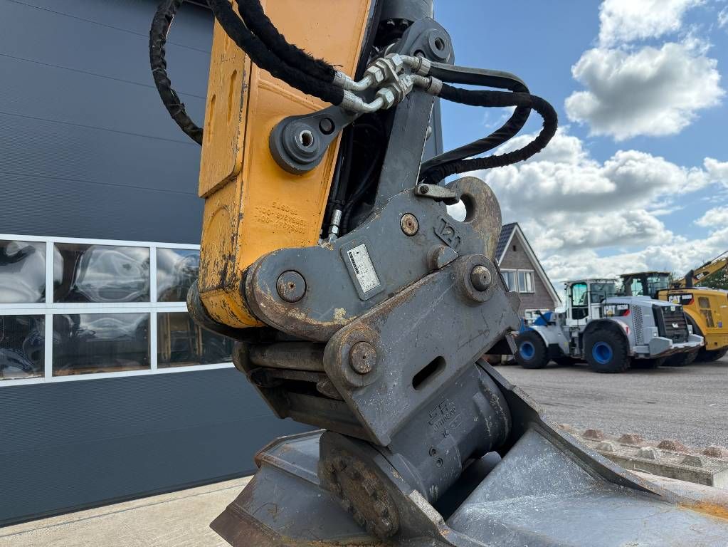 Liebherr R 922 LC