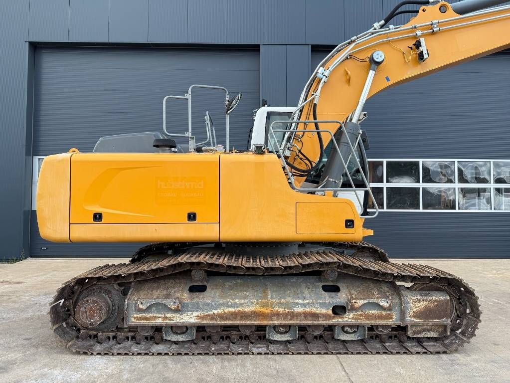 Liebherr R 922 LC