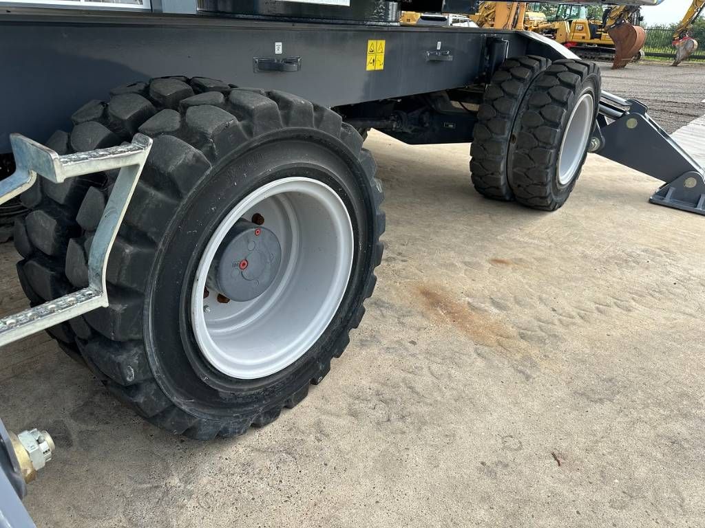 Fuchs MHL 360 F