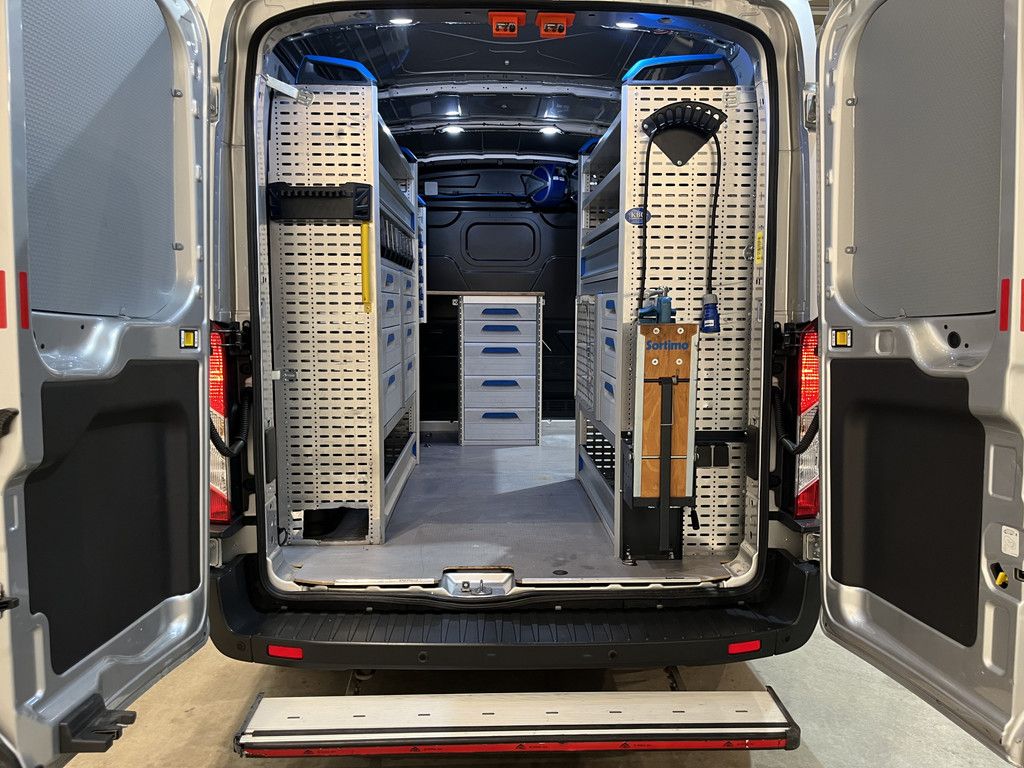 Ford Transit 350 2.0 TDCI L2H2 Trend 130 PK Automaat Servicebus / Sortimo Inrichting / Euro 6 / Airco / Cruise Control / Camera / 3-Zits / 83.500 KM !!