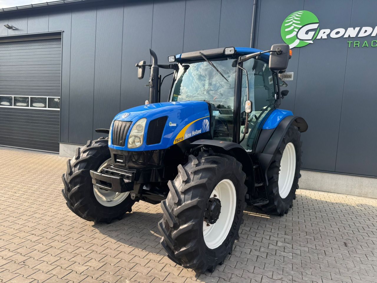 New Holland T6010