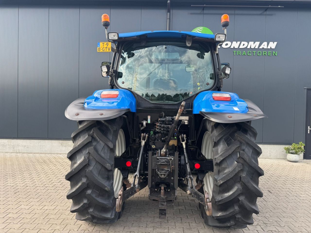 New Holland T6010