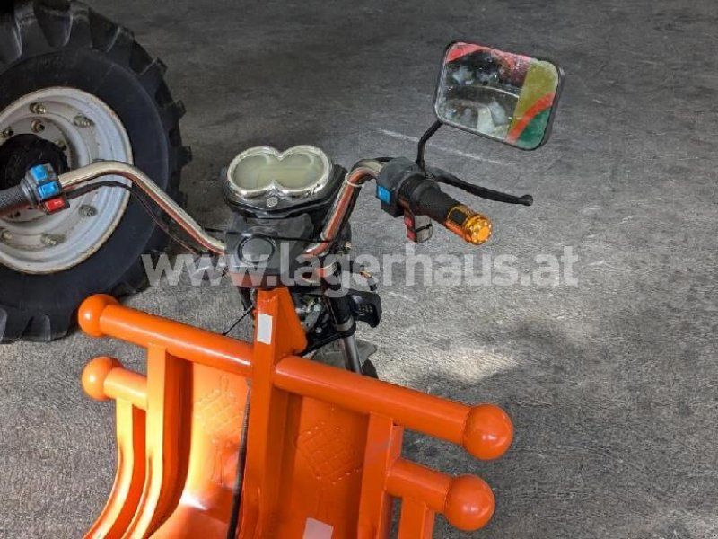 TUK TUK