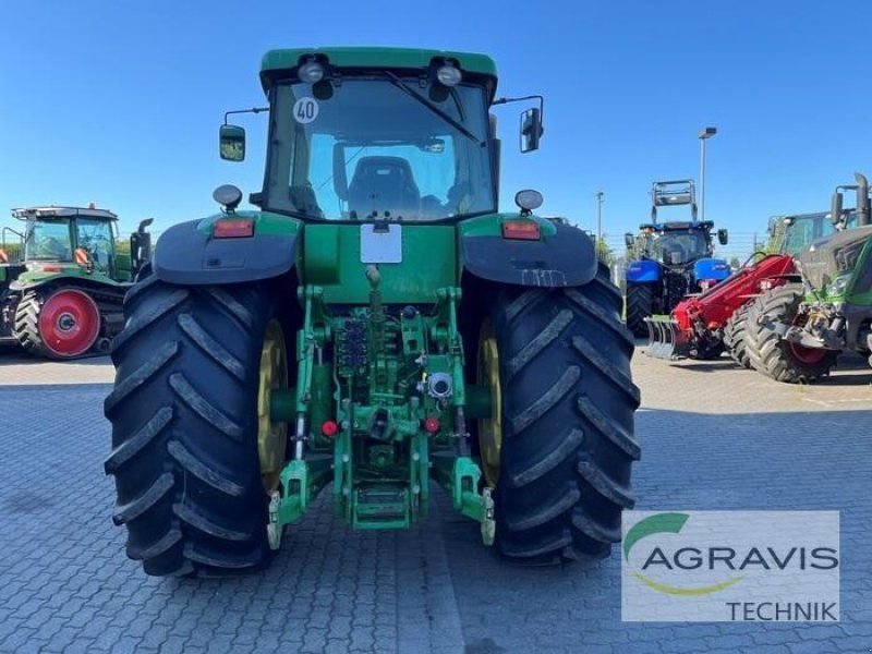 John Deere 8320