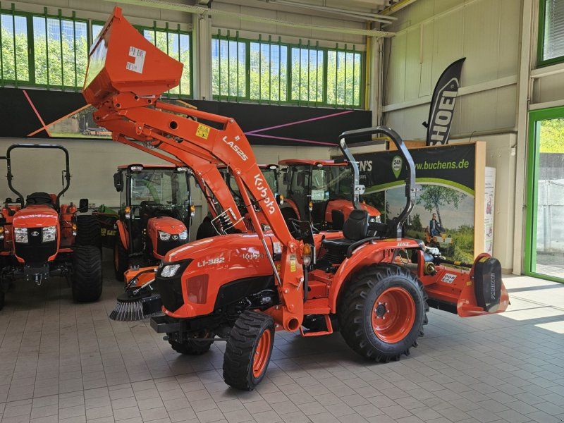 Kubota L1-382 HST Frontlader