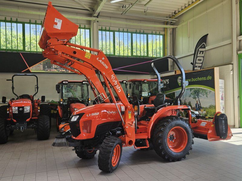 Kubota L1-382 HST Frontlader