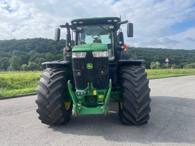 John Deere 7310R