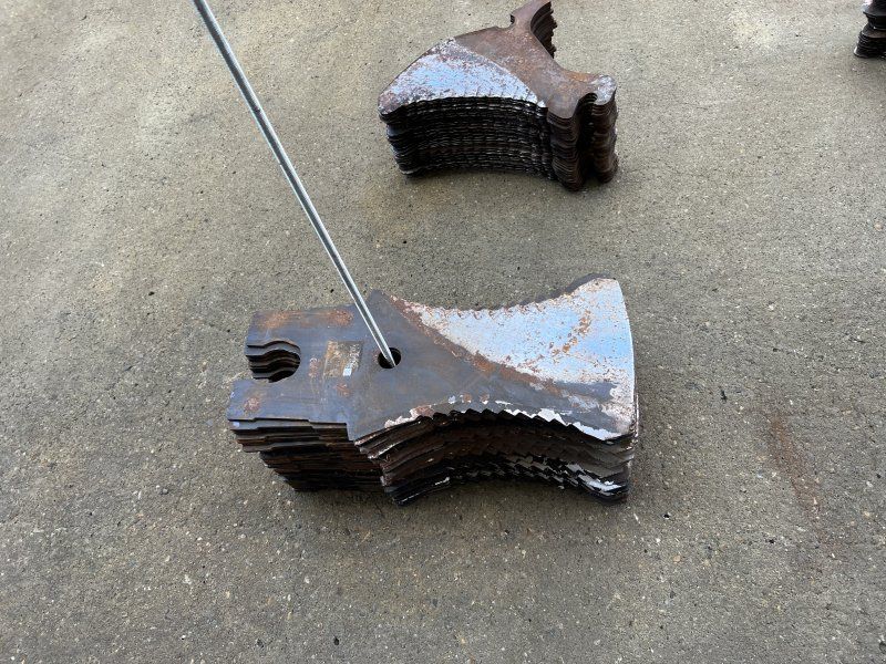 Claas Messer Cargos