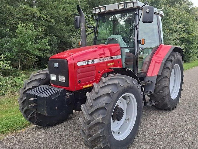 Massey Ferguson 6255