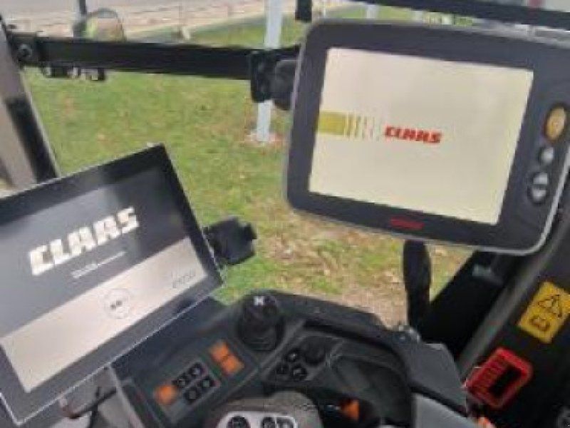 Claas XERION 5000 TRAC