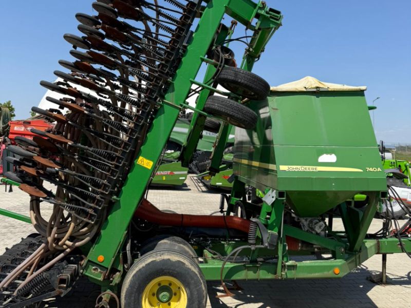 John Deere 740A