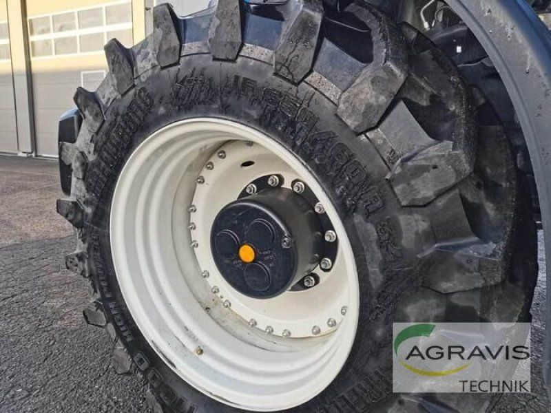 New Holland T 8.435 GENESIS PLMI ULTRA COMMAND