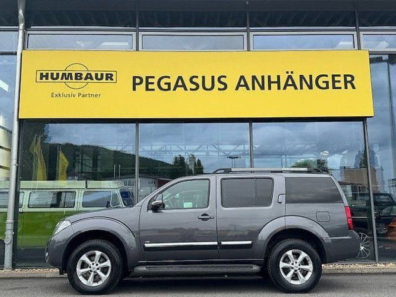Nissan Pathfinder 3.0 SUV Geländewagen  Sitzer 3,5t Anh